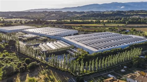 centro logistico prada trecate|Prada ha realizzato un maxi centro logistico green in Toscana.